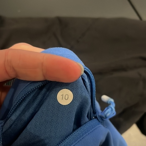 Lululemon Cropped Jogger - Picture 6 of 7